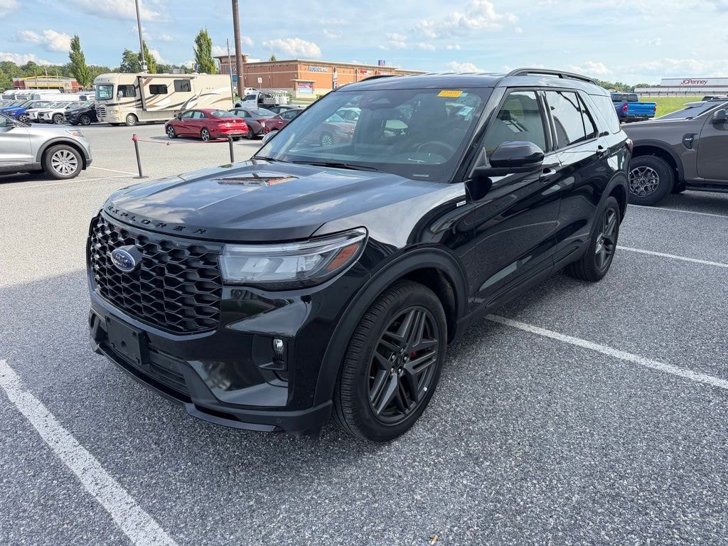 Certified 2025 Ford Explorer ST-Line SUV