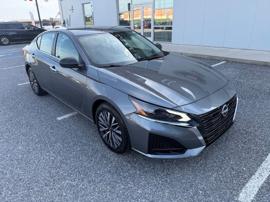 Used 2025 Nissan Altima SV SEDAN