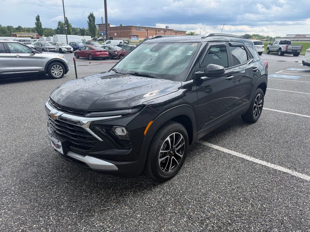 Used 2025 Chevrolet Trailblazer LT SUV