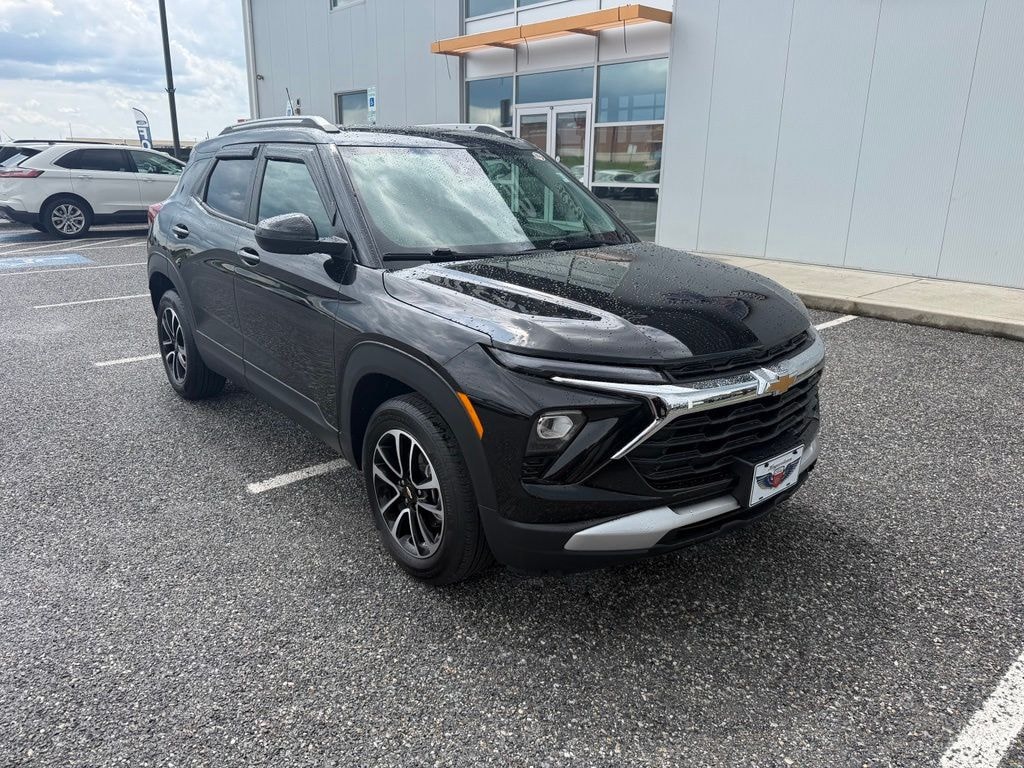 Used 2025 Chevrolet Trailblazer LT SUV