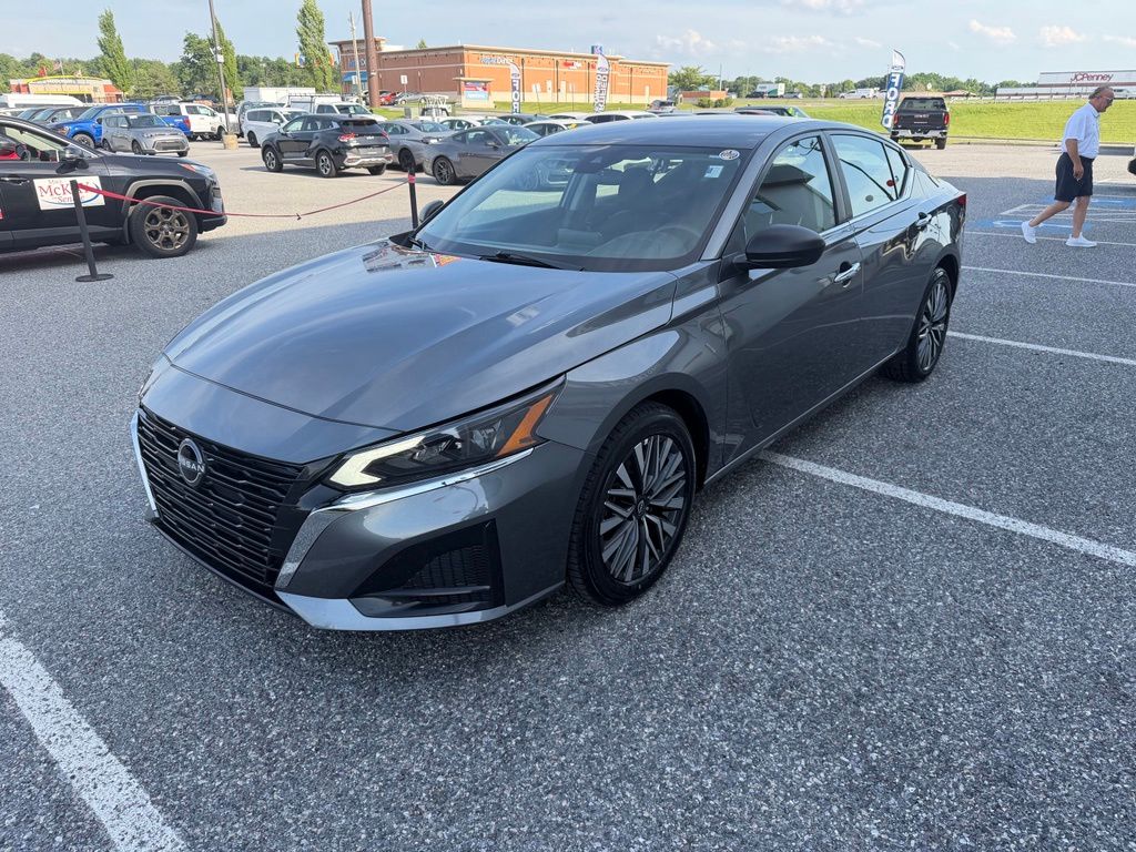 Used 2025 Nissan Altima SV SEDAN