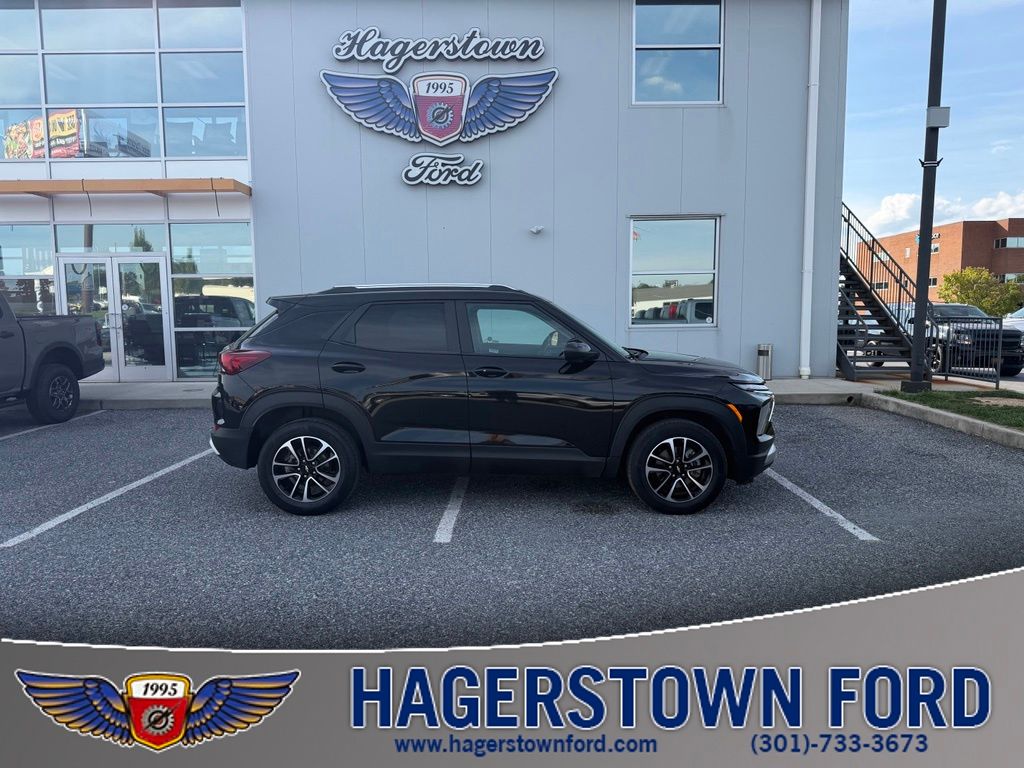 Used 2025 Chevrolet Trailblazer LT SUV
