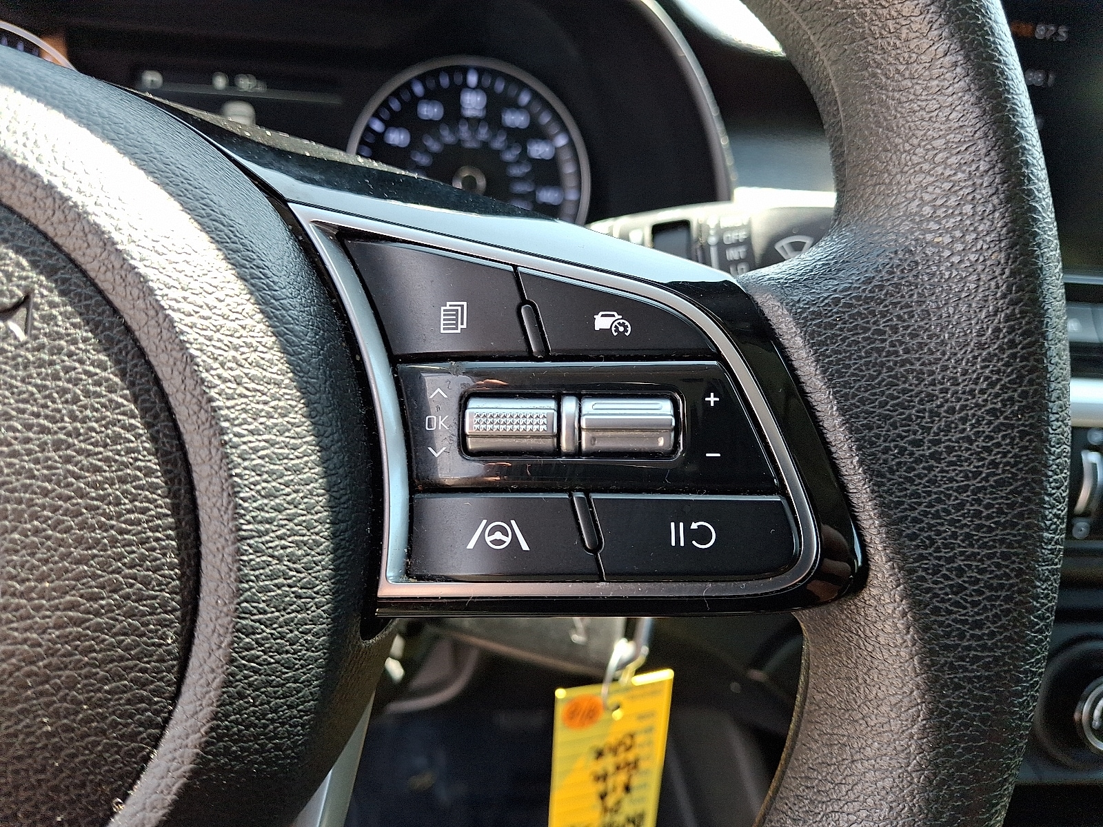 2024 Kia Forte LXS - Photo 21