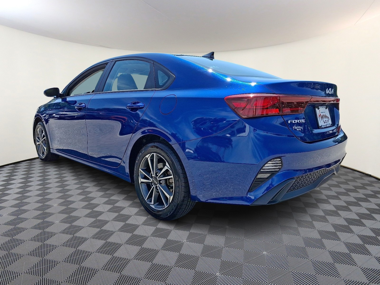 2024 Kia Forte LXS - Photo 4