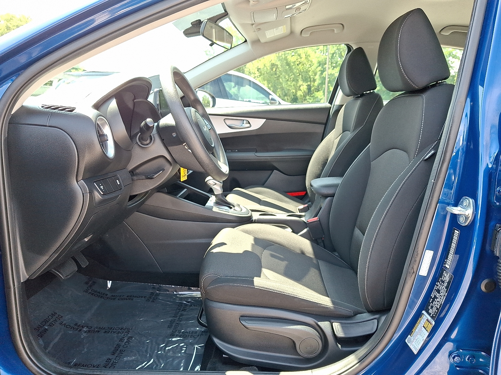 2024 Kia Forte LXS - Photo 13