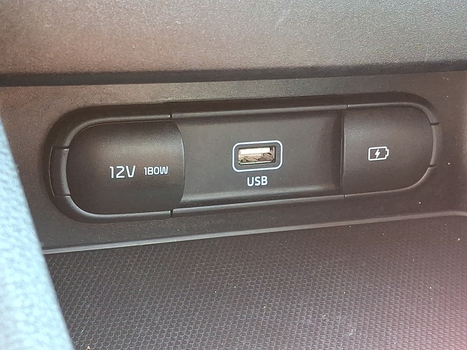 2024 Kia Forte LXS - Photo 25