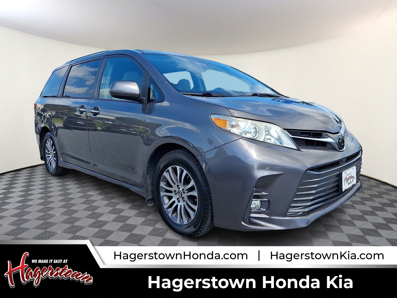 2018 Toyota Sienna XLE