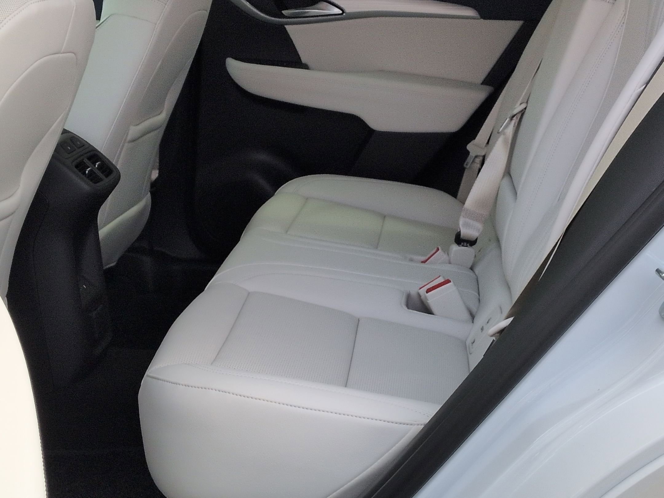 2026 Buick Envision Avenir - Photo 24
