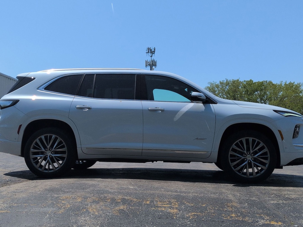New 2026 Buick Enclave Avenir SUV