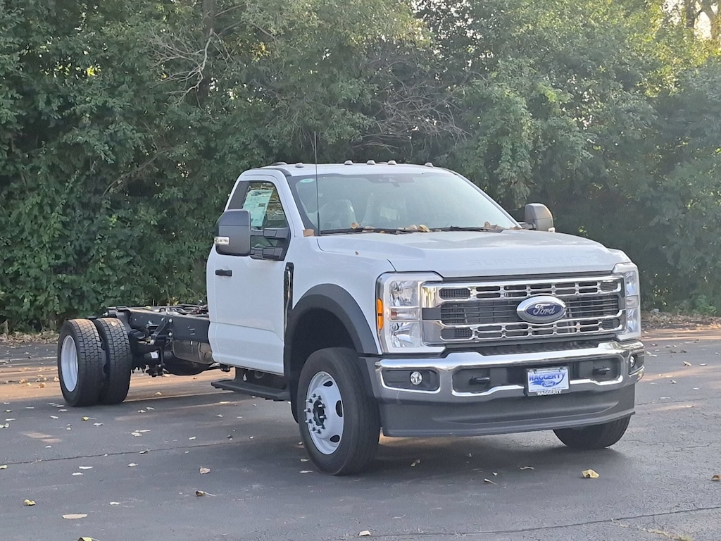 New 2026 Ford Super Duty F-550 DRW XL 2WD Reg Cab 205 WB 120 CA
