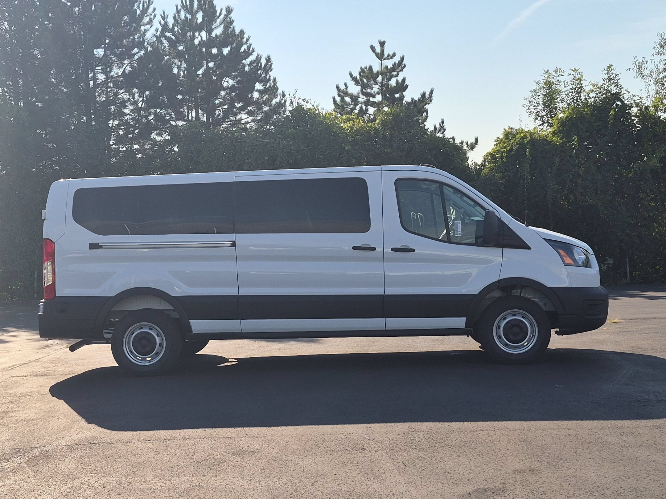 New 2026 Ford Transit Passenger Wagon T-350 148 Low Roof XL RWD T-350 148 Low Roof XL RWD