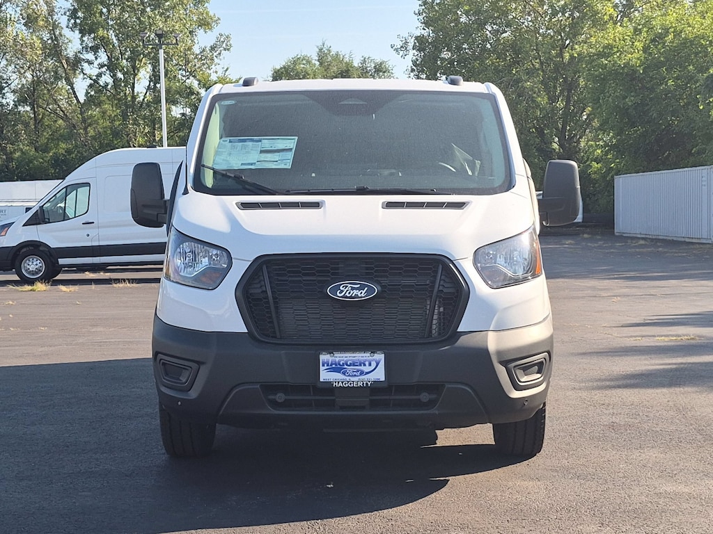 New 2026 Ford Transit Passenger Wagon T-350 148 Low Roof XL RWD T-350 148 Low Roof XL RWD