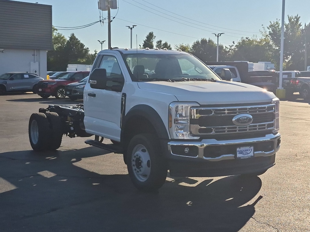 New 2026 Ford Super Duty F-450 DRW XL 2WD Reg Cab 169 WB 84 CA