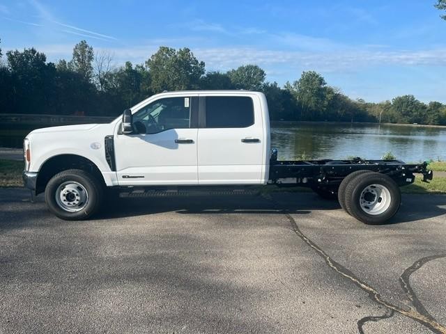 New 2027 Ford Super Duty F-350 DRW XL Truck
