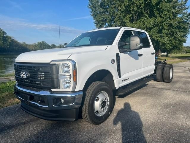 New 2027 Ford Super Duty F-350 DRW XL Truck