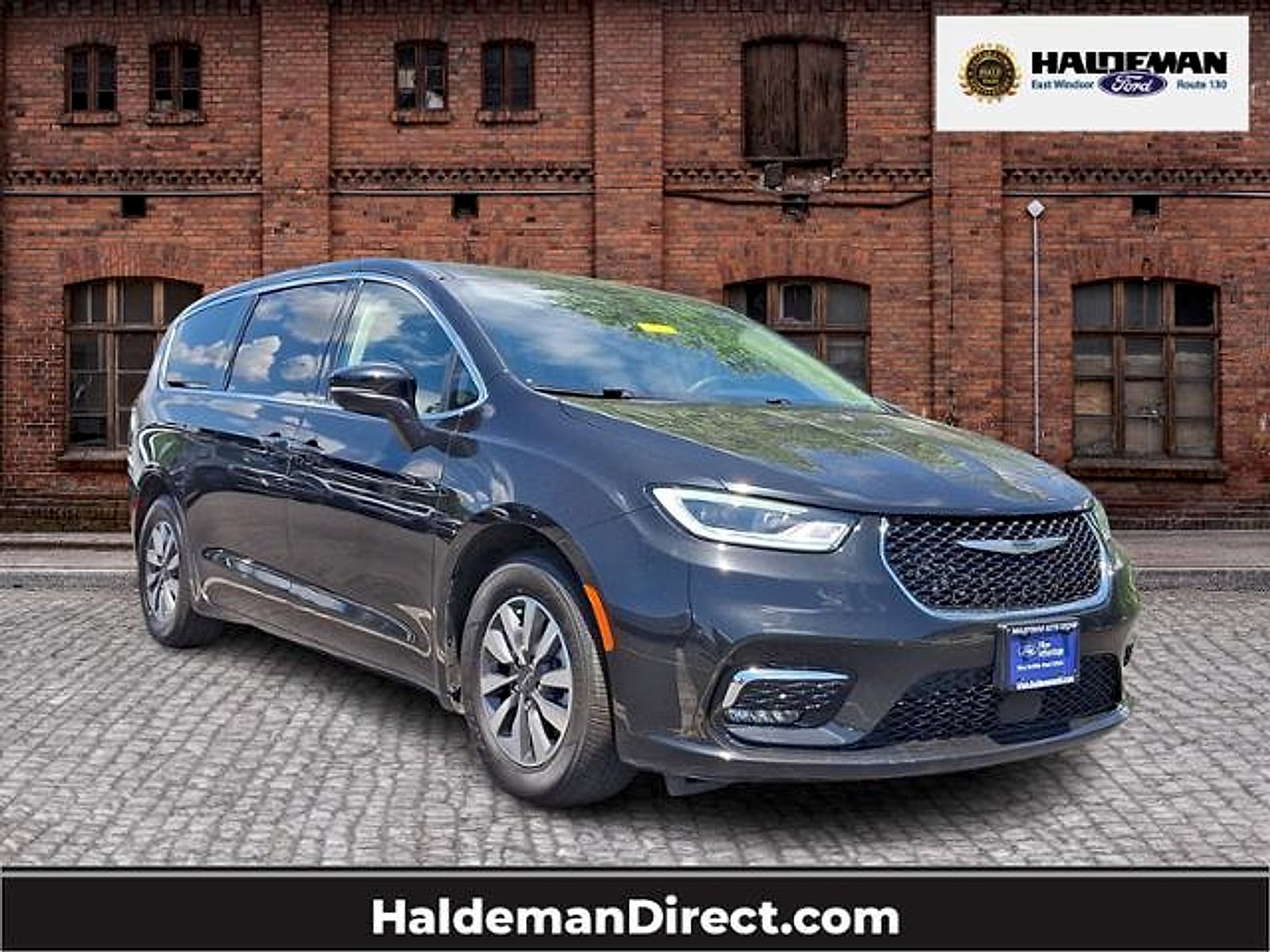2023 Chrysler Pacifica Hybrid