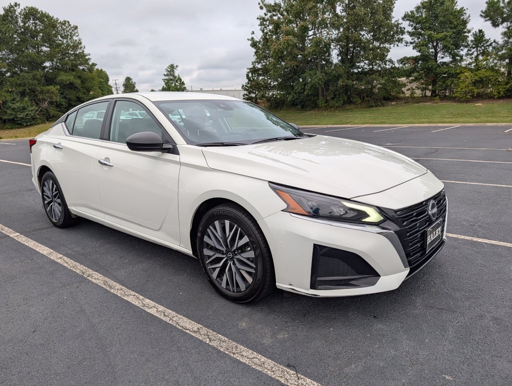 Used 2025 Nissan Altima SV