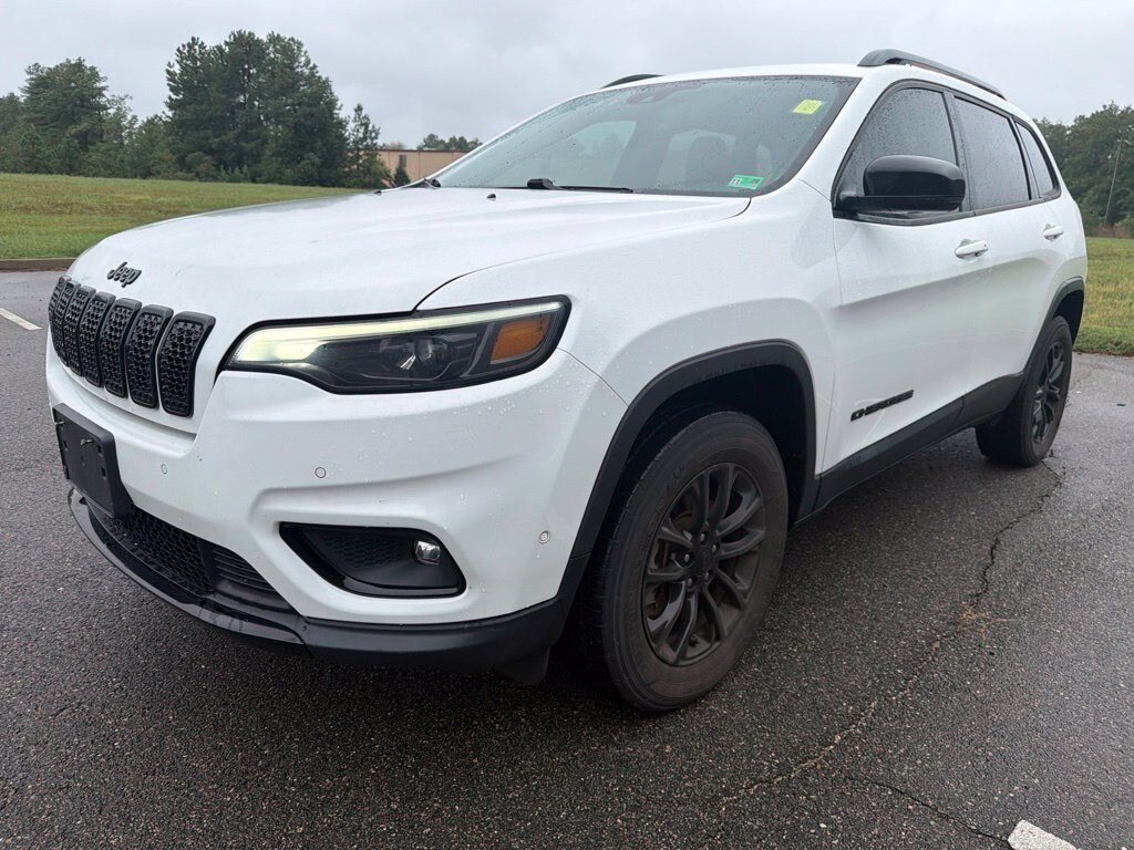 Used 2023 Jeep Cherokee Altitude Lux SUV