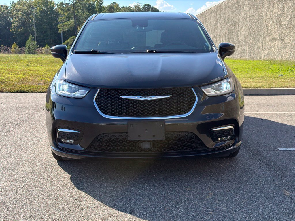 Used 2025 Chrysler Pacifica Select Minivan/Van