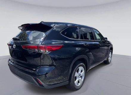 2023 Toyota Highlander LE SUV