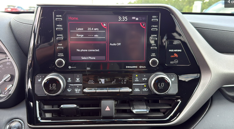 Used 2022 Toyota Highlander XLE SUV