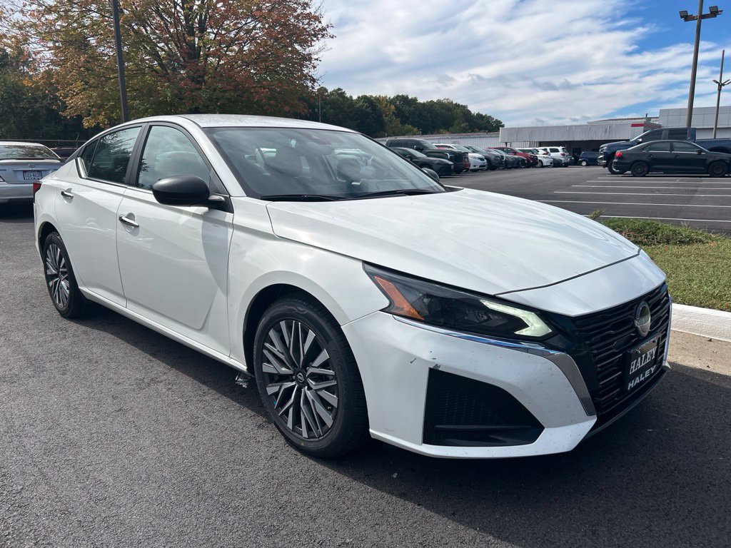 Used 2025 Nissan Altima 2.5 SV Sedan