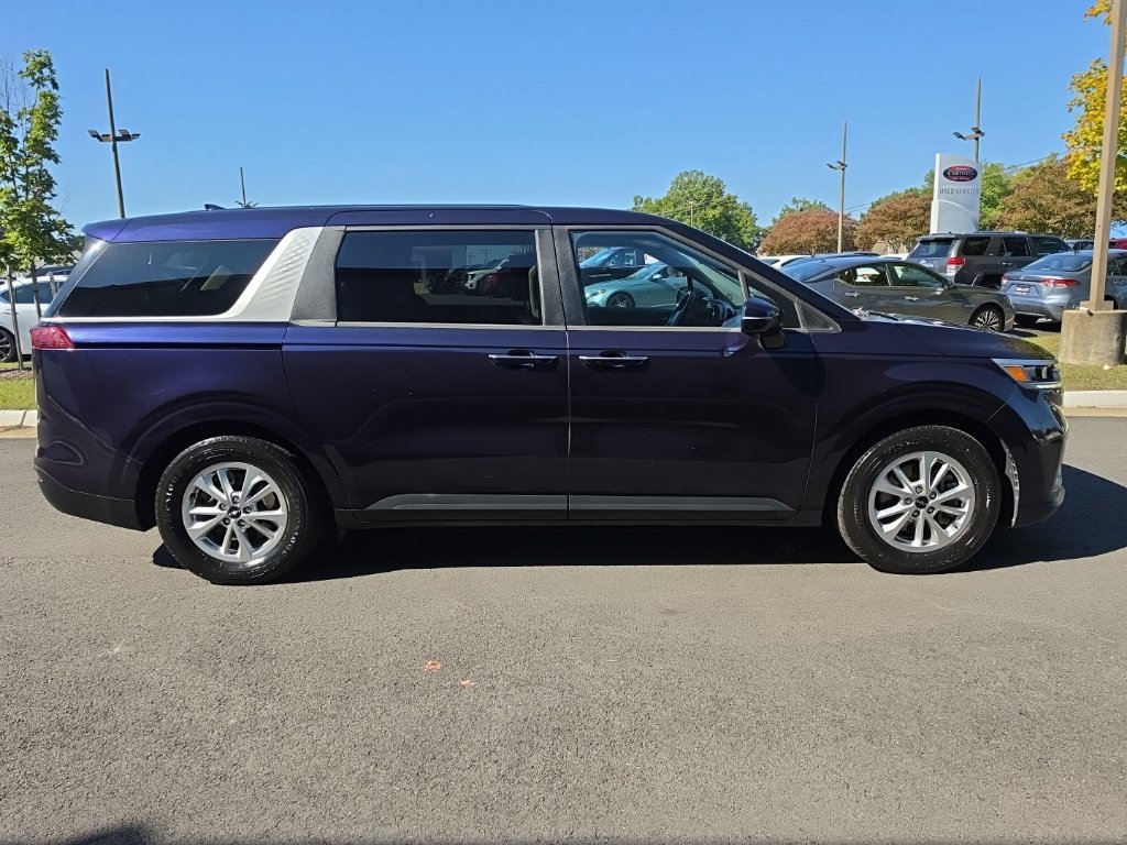 Used 2022 Kia Carnival LXS Minivan/Van