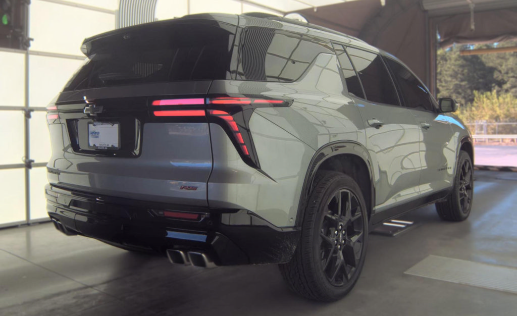 Used 2024 Chevrolet Traverse RS SUV