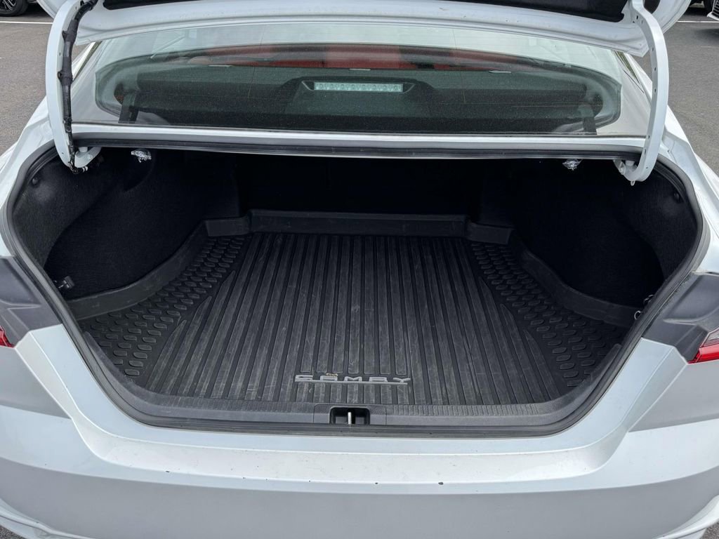 2025 Toyota Camry XSE - Photo 16