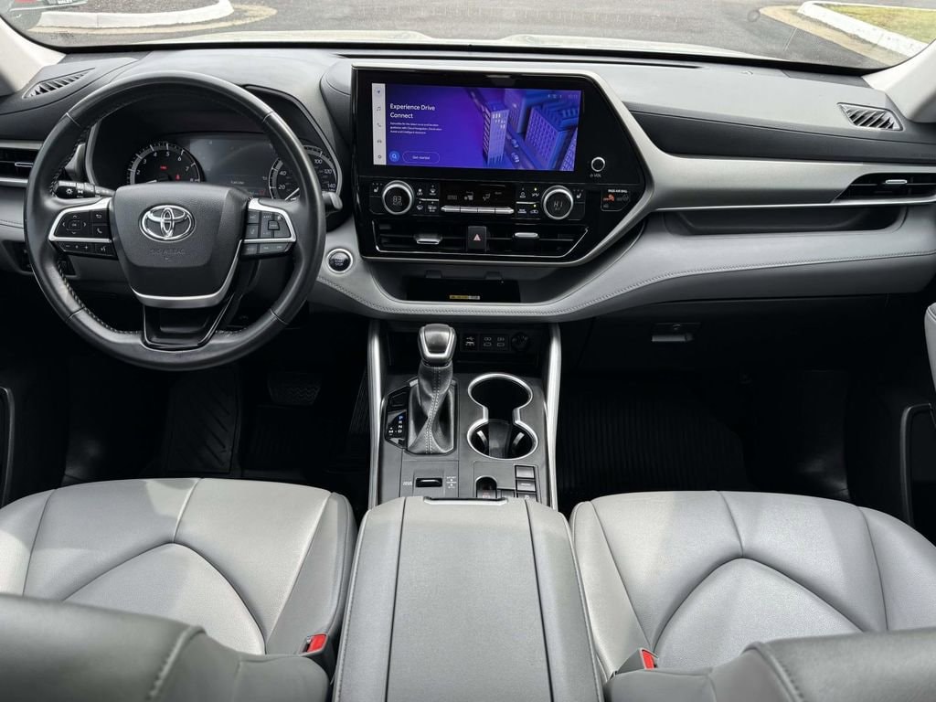 Used 2024 Toyota Highlander XLE SUV
