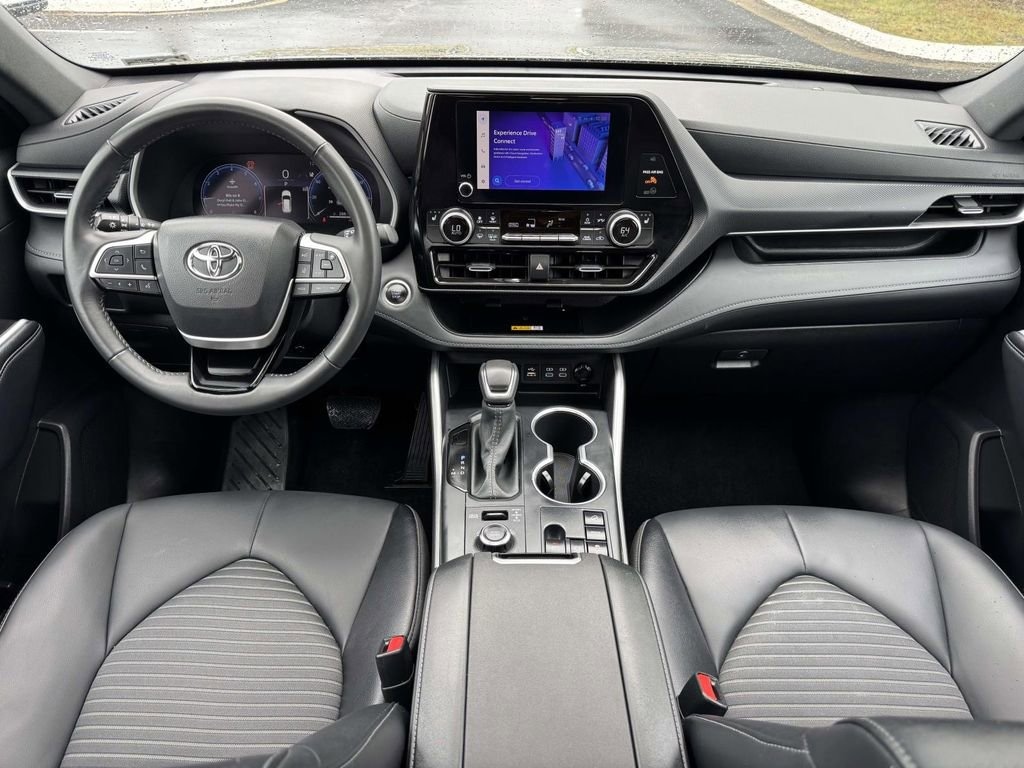 Used 2025 Toyota Highlander XSE SUV