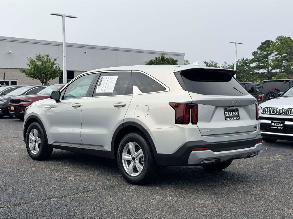 Used 2026 Kia Sorento LX SUV