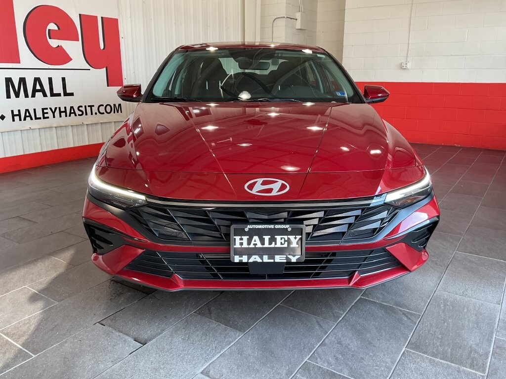 Used 2025 Hyundai Elantra SEL Convenience Sedan