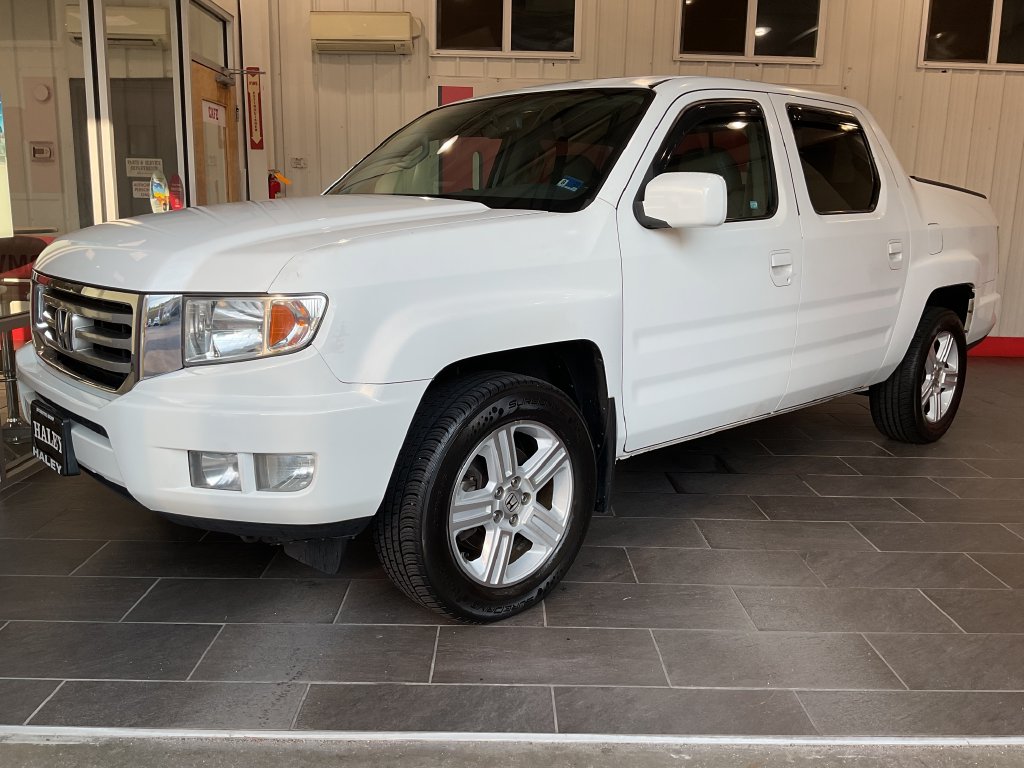 Used 2013 Honda Ridgeline RTL with VIN 5FPYK1F59DB009560 for sale in Farmville, VA
