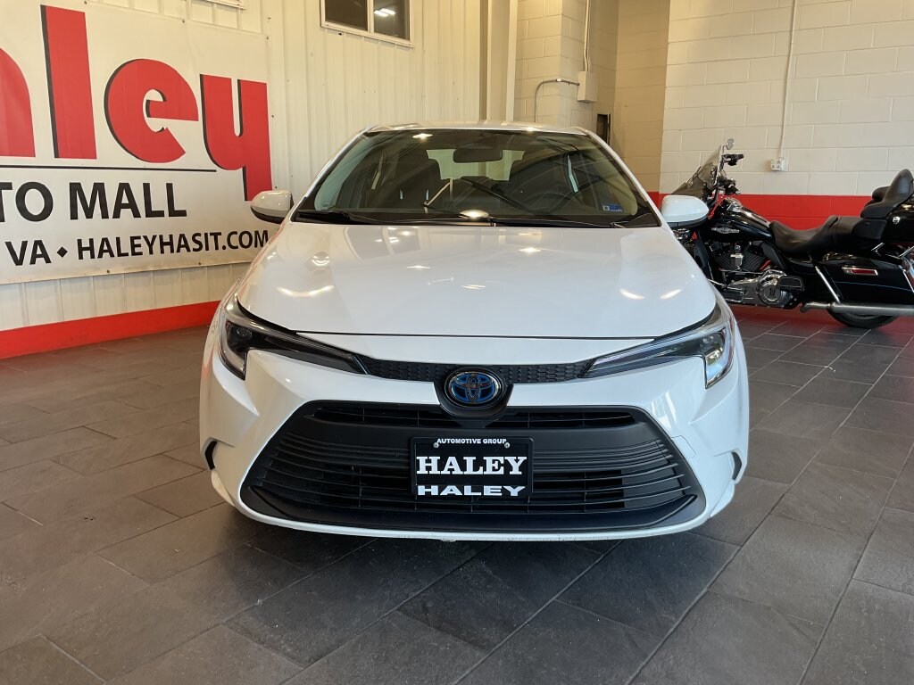 Used 2025 Toyota Corolla Hybrid LE Sedan