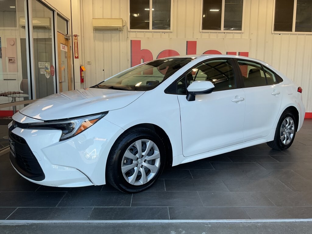 Used 2025 Toyota Corolla Hybrid LE Sedan