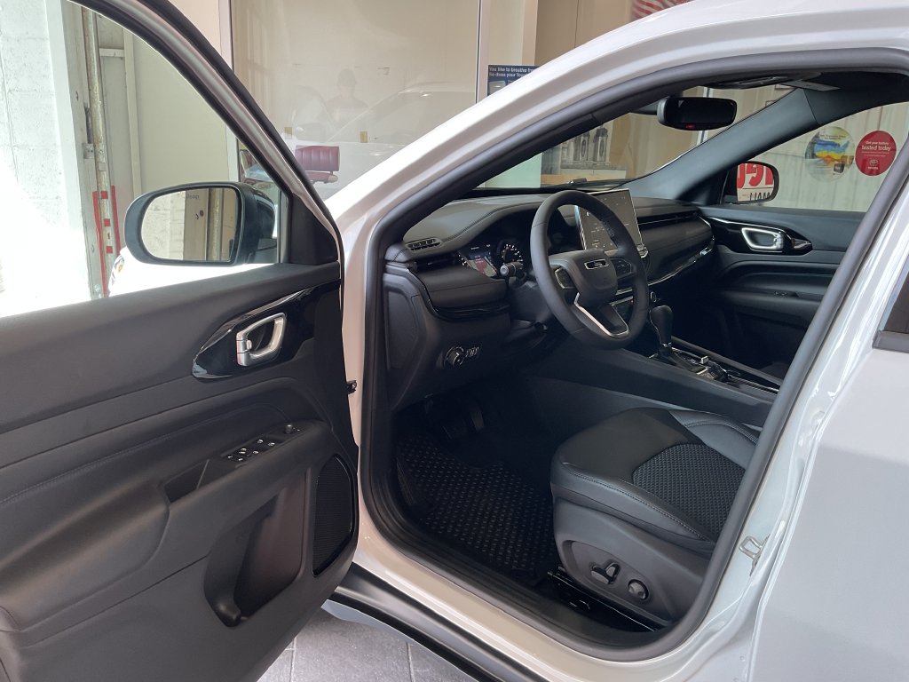 2026 Jeep Compass Latitude Altitude - Photo 12