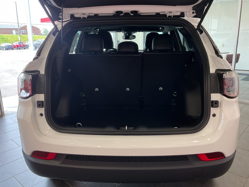 2026 Jeep Compass Latitude Altitude - Photo 9