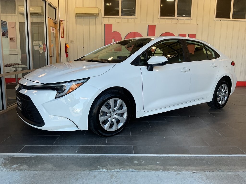 Used 2025 Toyota Corolla Hybrid LE Sedan