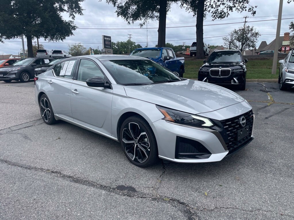 Used 2024 Nissan Altima 2.5 SR Sedan