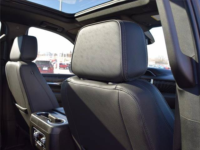2024 GMC Yukon Denali - Photo 33