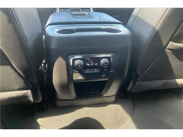 2024 GMC Yukon Denali - Photo 8