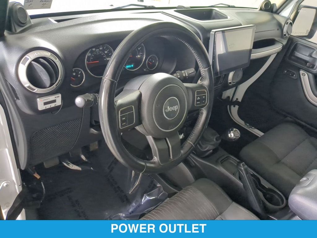 2012 Jeep Wrangler Unlimited Sport - Photo 16