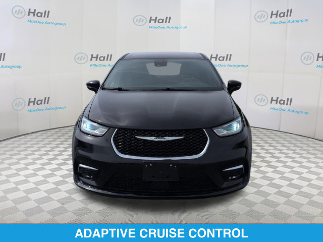 Used 2025 Chrysler Pacifica Select Minivan/Van