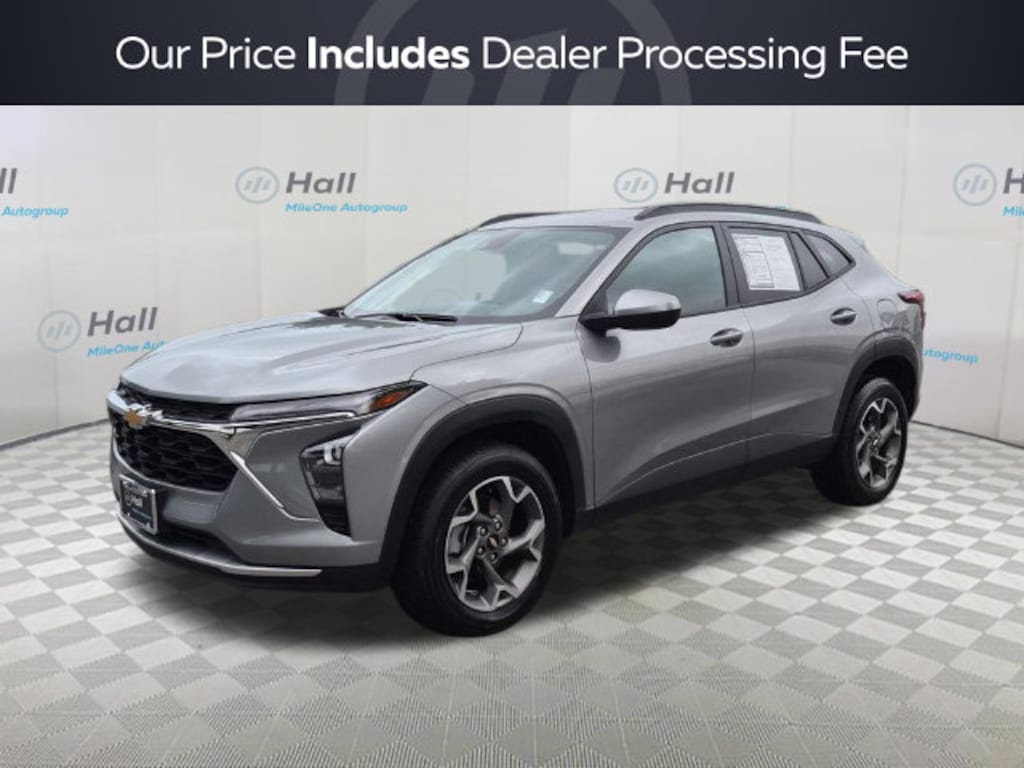 Used 2025 Chevrolet Trax LT SUV