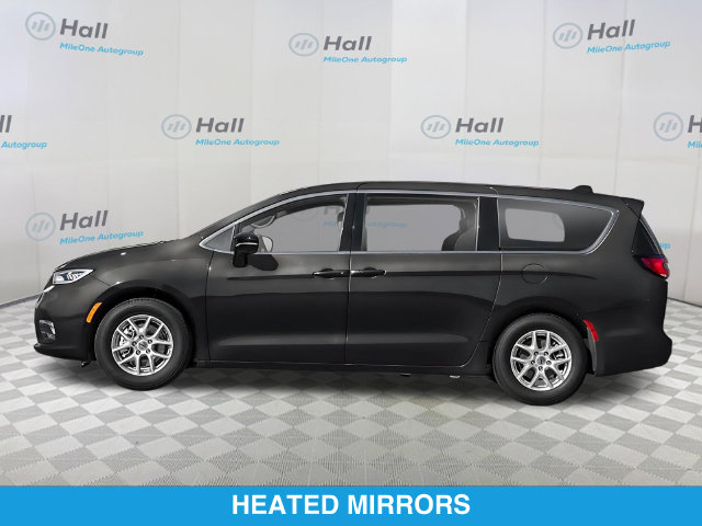 Used 2025 Chrysler Pacifica Select Minivan/Van