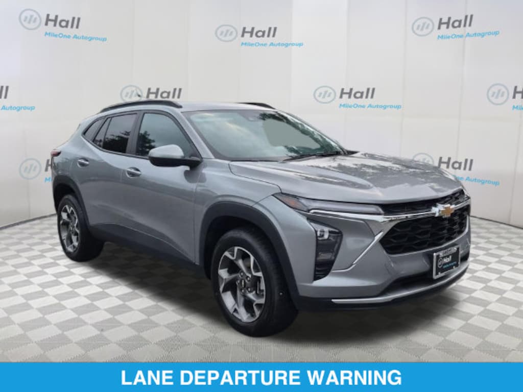 Used 2025 Chevrolet Trax LT SUV