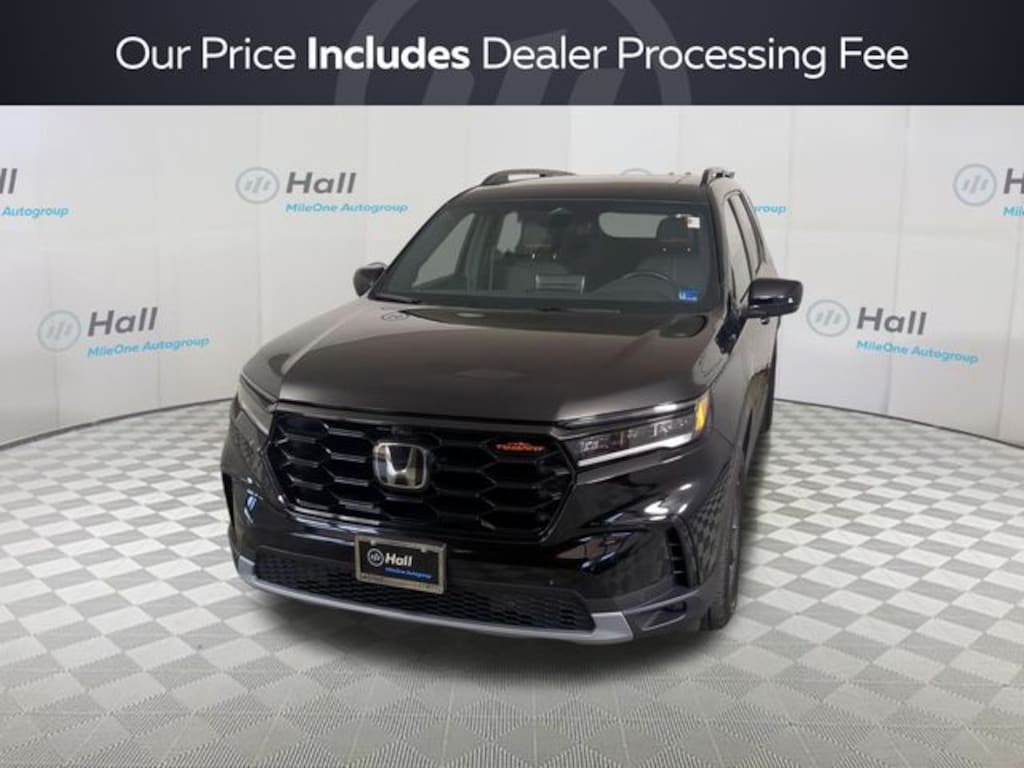 Used 2025 Honda Pilot TrailSport SUV