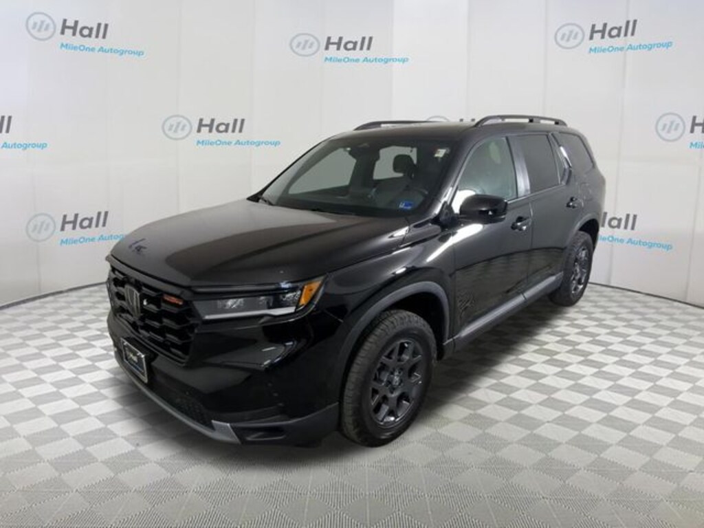 Used 2025 Honda Pilot TrailSport SUV