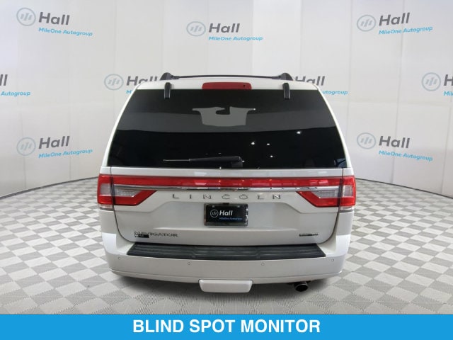 2016 Lincoln Navigator Select - Photo 10